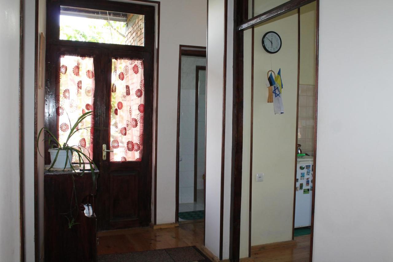Maya Guest House Signagi Exterior foto